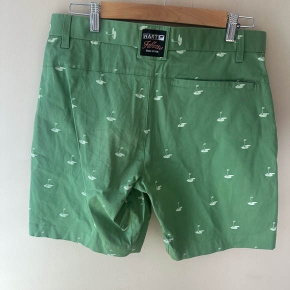 Fabletics Men's The High Side Chino Golf Short, Size 31 Neo Olive Fab Flag NWT - Picture 2 of 8